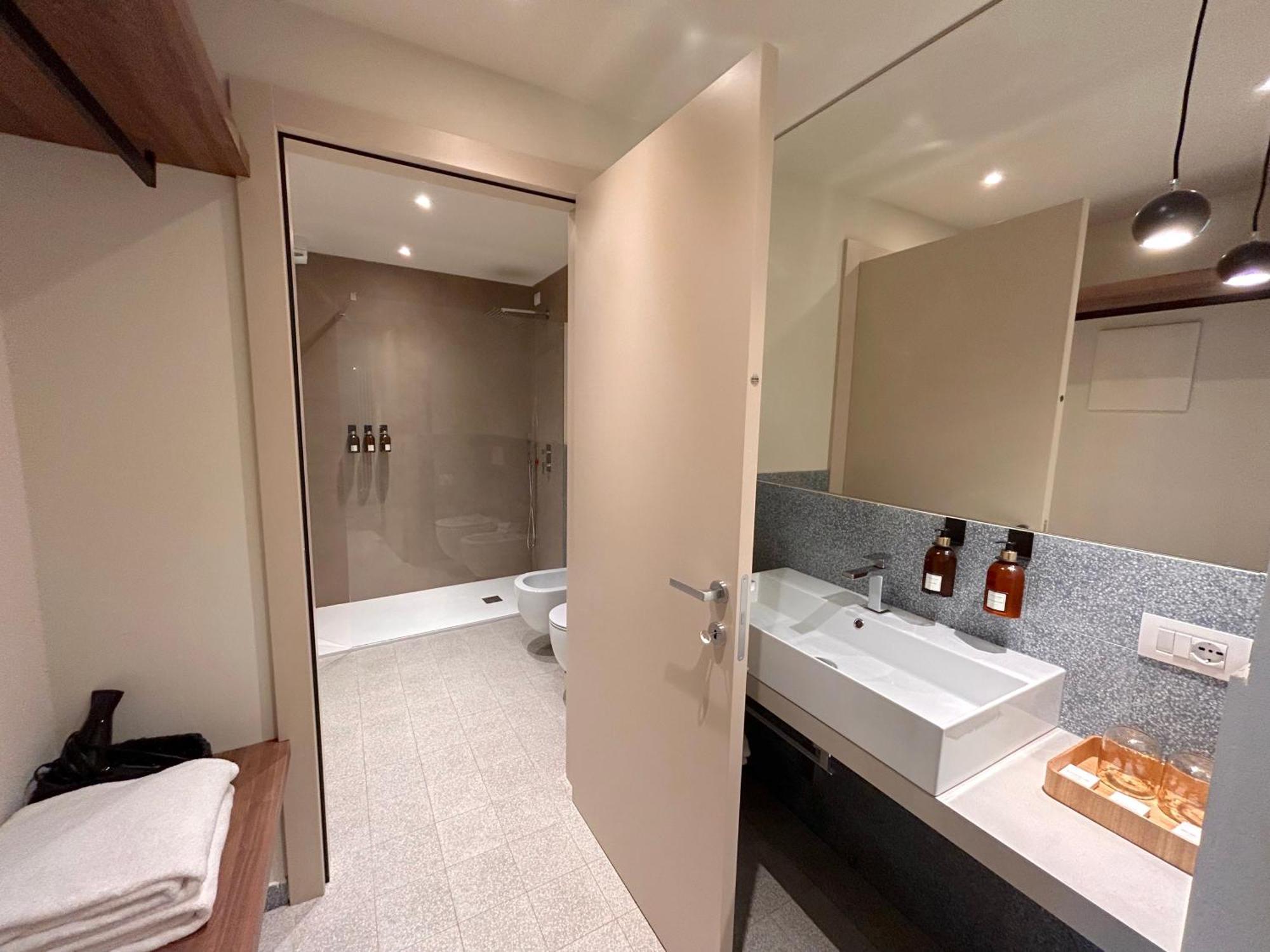 The Lake Suites Com - Luxury Stay In Lazise Exterior photo