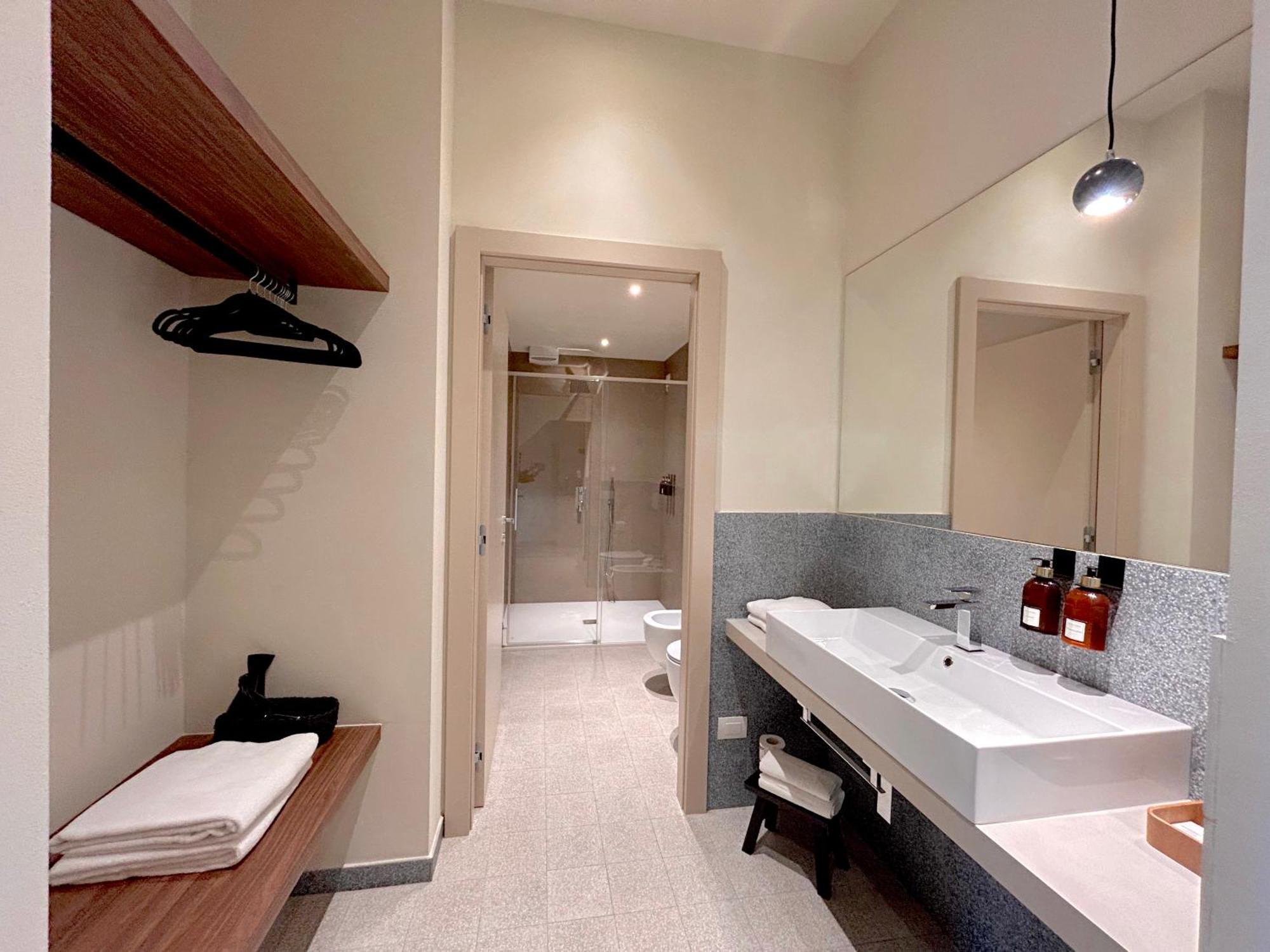 The Lake Suites Com - Luxury Stay In Lazise Exterior photo