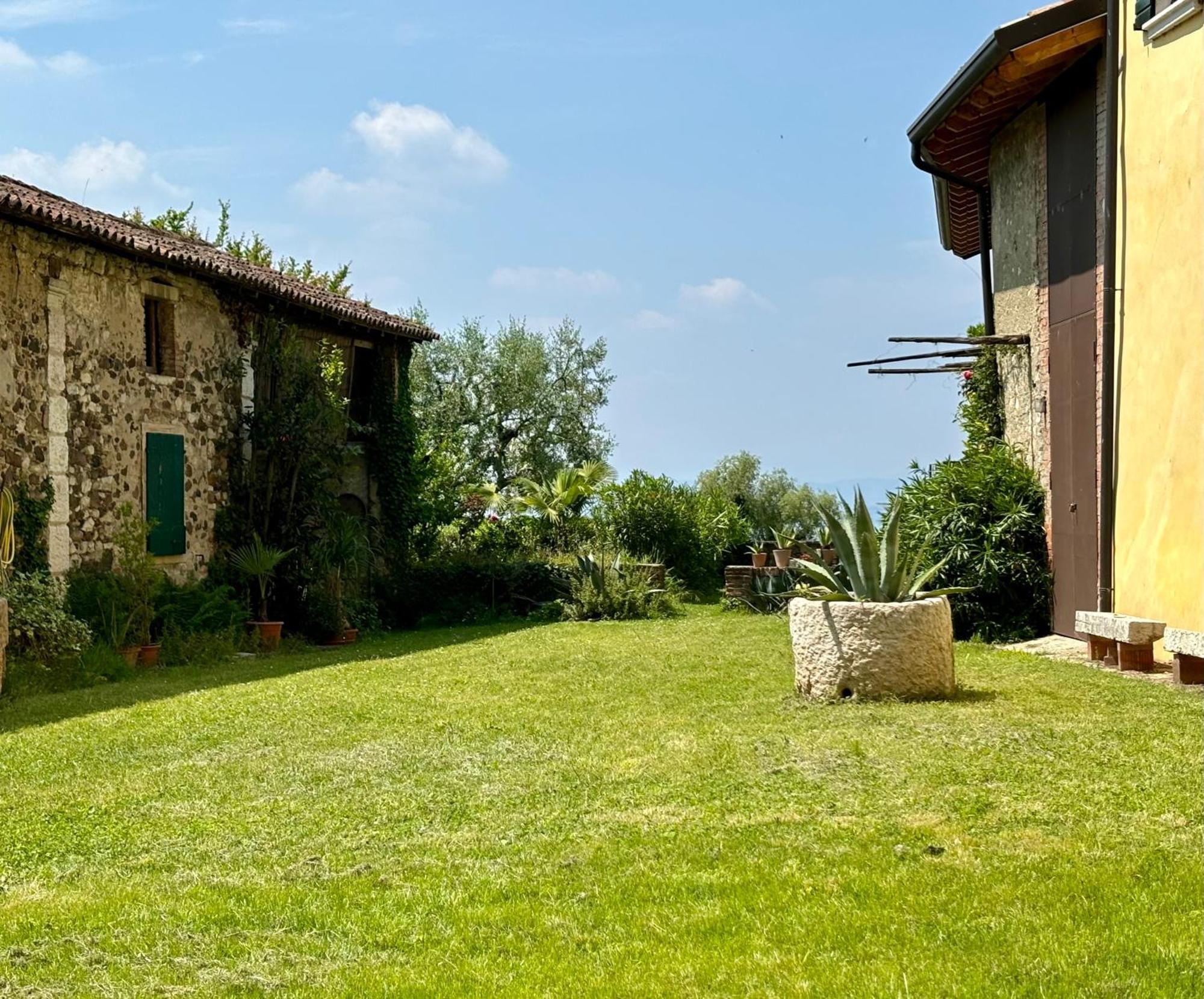 The Lake Suites Com - Luxury Stay In Lazise Exterior photo